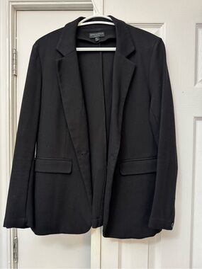 Sophie & Grace Black Tailored Blazer